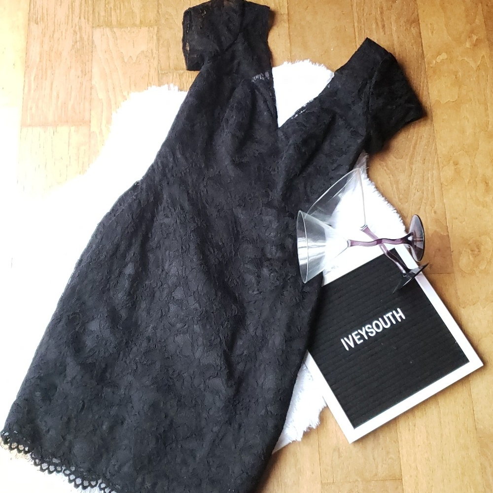 ♡♡Brand New♡♡ Beautiful lace evening dress